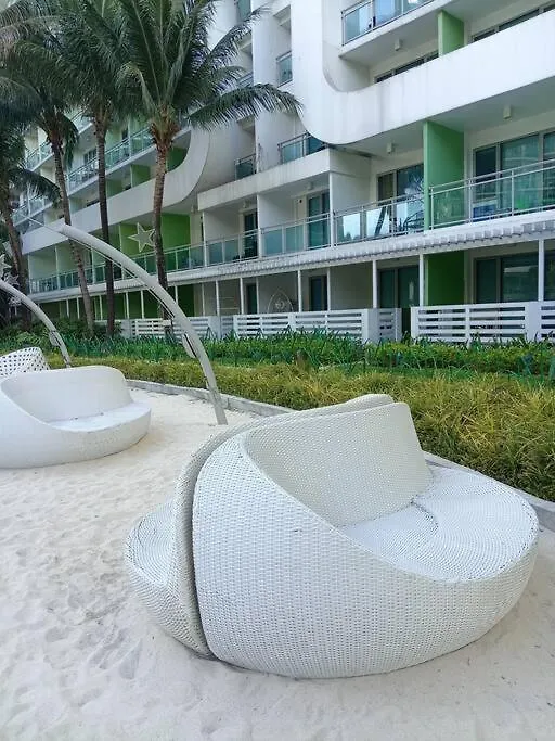 Affordable Staycation In Azure Manila Apartment