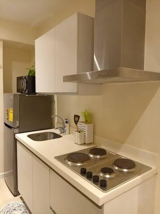 Affordable Staycation In Azure Manila Filipíny